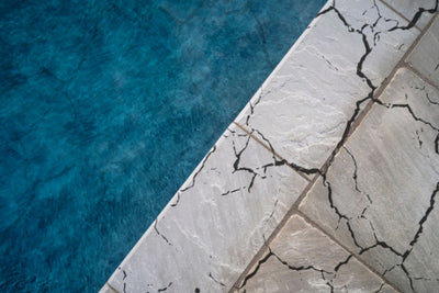 7 Signs That You Are in Need of a Swimming Pool Repair