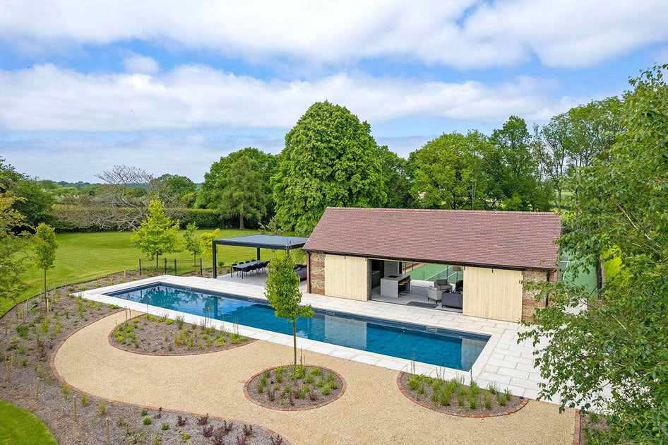 Harmonious Hazlemere Swimming Pool – Deep End Pools