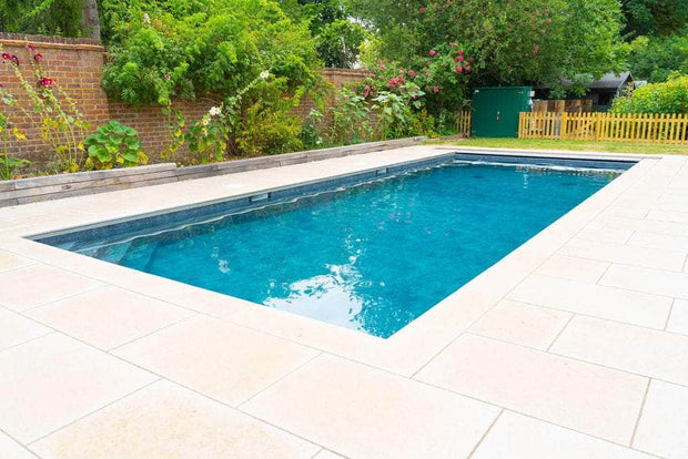 Irresistible Iver Swimming Pool