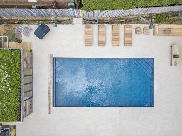Blissful Beaconsfield Swimming Pool