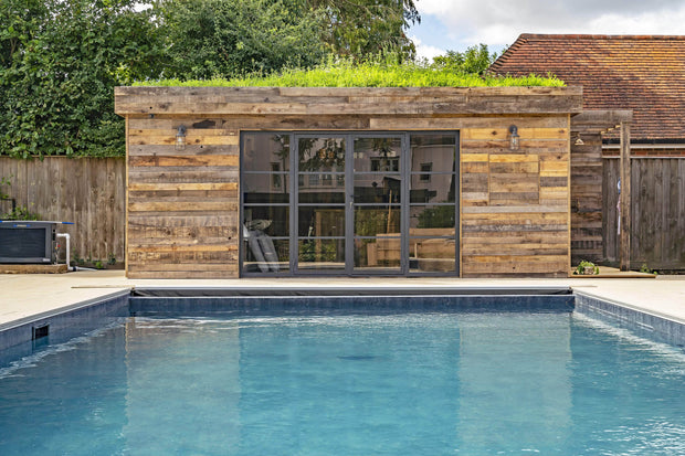 Blissful Beaconsfield Swimming Pool