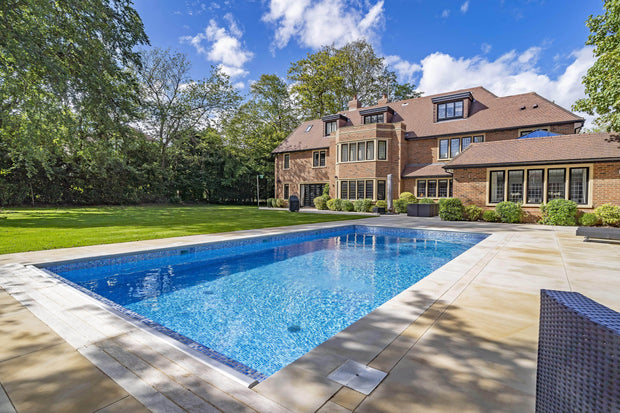 Bold Beaconsfield Swimming Pool