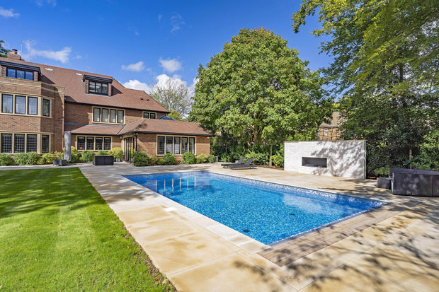 Bold Beaconsfield Swimming Pool