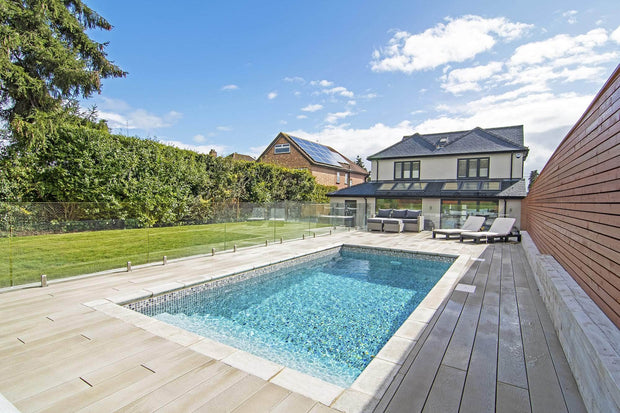 Marvelous Marlow Swimming Pool